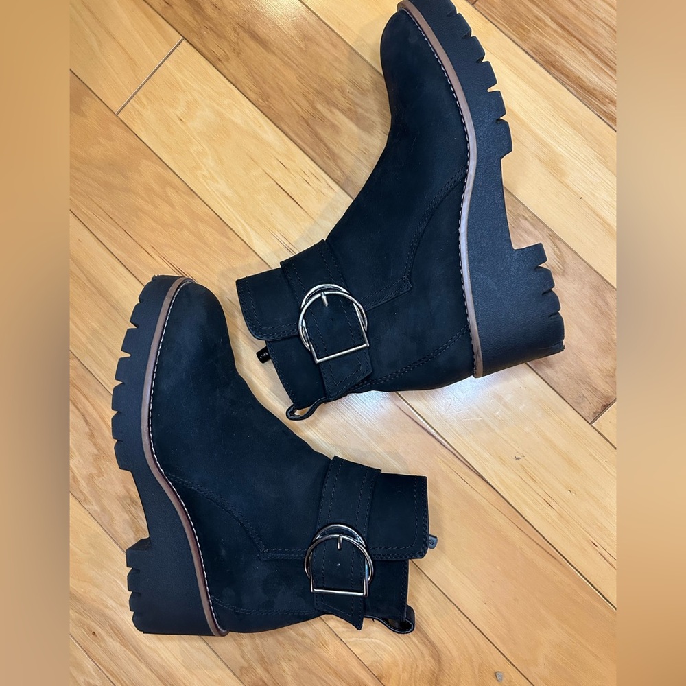 Blondo Waterproof Nubuck Leather Black Ankle Boots with Silver Buckle for Women - Picture 13 of 15